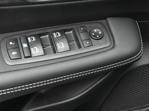 New 2026 Chrysler Pacifica Select image 13