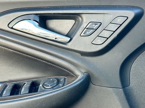 Used 2016 Chevrolet Malibu Premier w/ Driver Confidence Package FWD image 12