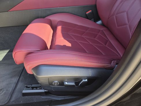 Used 2024 BMW 530i w/ Premium Package image 23