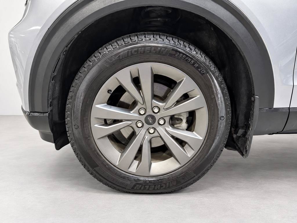 Used 2023 Ford Explorer XLT w/ Equipment Group 202A AWD/4WD image 28