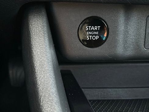 Used 2024 Nissan Rogue S FWD image 16
