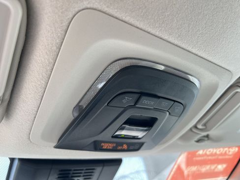 Used 2025 Toyota Corolla LE image 30