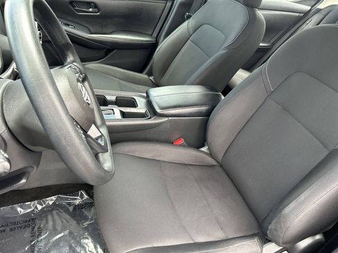 Used 2024 Nissan Sentra S FWD image 17