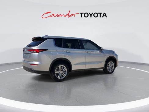 Used 2024 Mitsubishi Outlander ES image 8