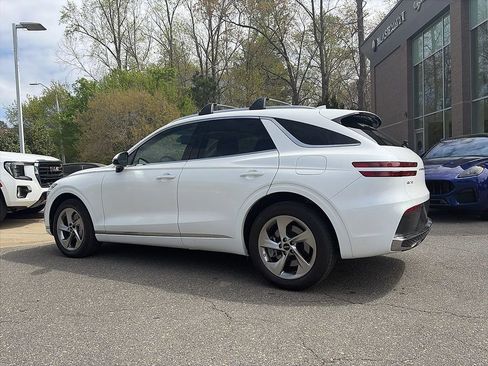 Used 2026 Genesis GV70 2.5T Select image 4