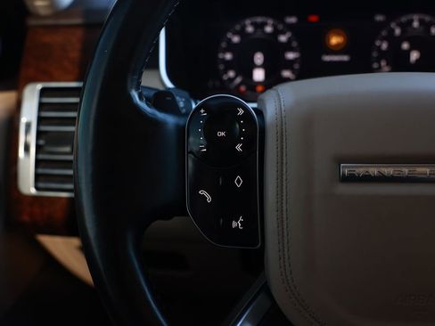 Used 2018 Land Rover Range Rover HSE image 19