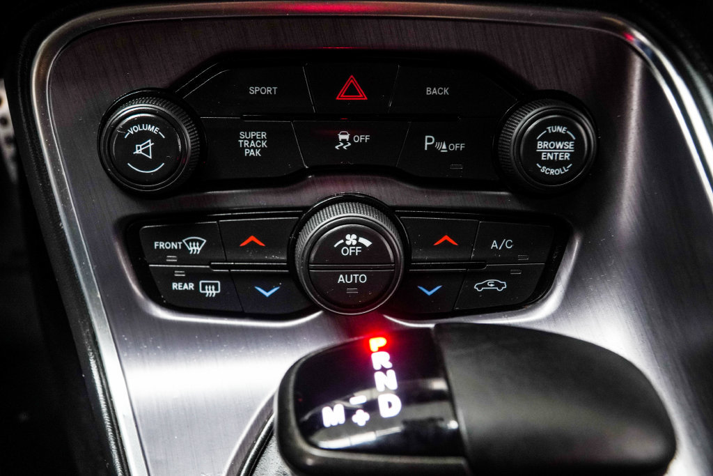Used 2015 Dodge Challenger R/T Scat Pack w/ Sound Group II RWD image 22
