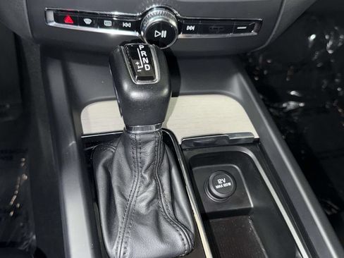 Used 2018 Volvo XC60 T6 Inscription w/ Convenience Package AWD/4WD image 24