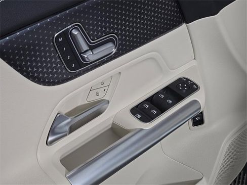 Used 2025 Mercedes-Benz GLA 250 GLA 250 image 15