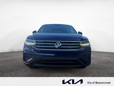 Used 2022 Volkswagen Tiguan SE w/ Panoramic Sunroof Package image 8