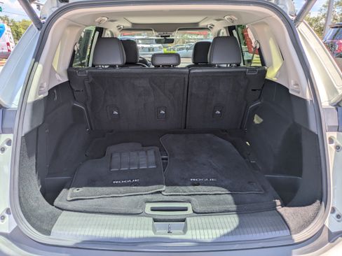 Certified 2023 Nissan Rogue SL w/ SL Premium Package FWD image 13