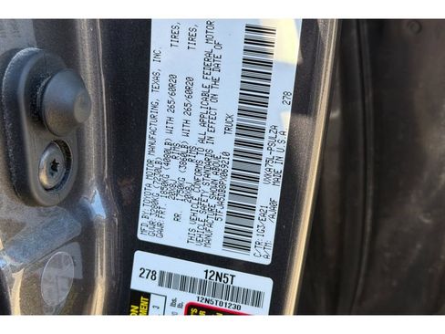 Used 2023 Toyota Tundra Limited AWD/4WD image 31