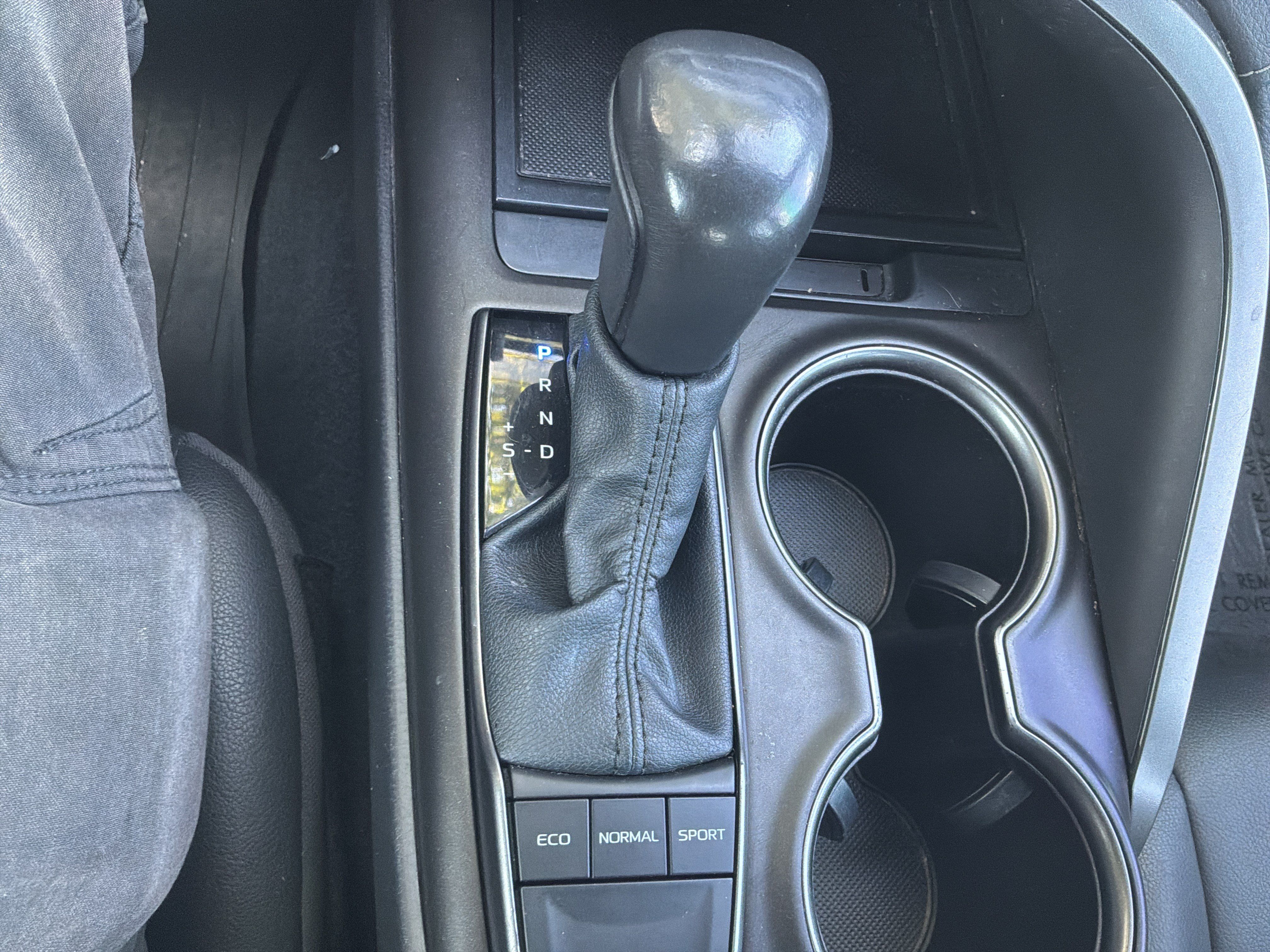 Used 2024 Toyota Camry SE FWD image 26