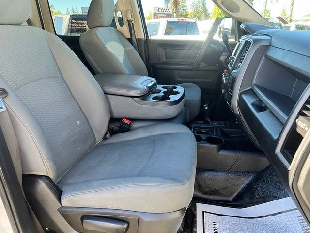 Used 2018 RAM 2500 Tradesman w/ Chrome Appearance Group AWD/4WD image 18