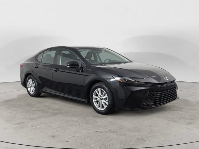 Used 2025 Toyota Camry LE FWD image 3