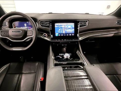 Used 2022 Jeep Wagoneer Series II image 18