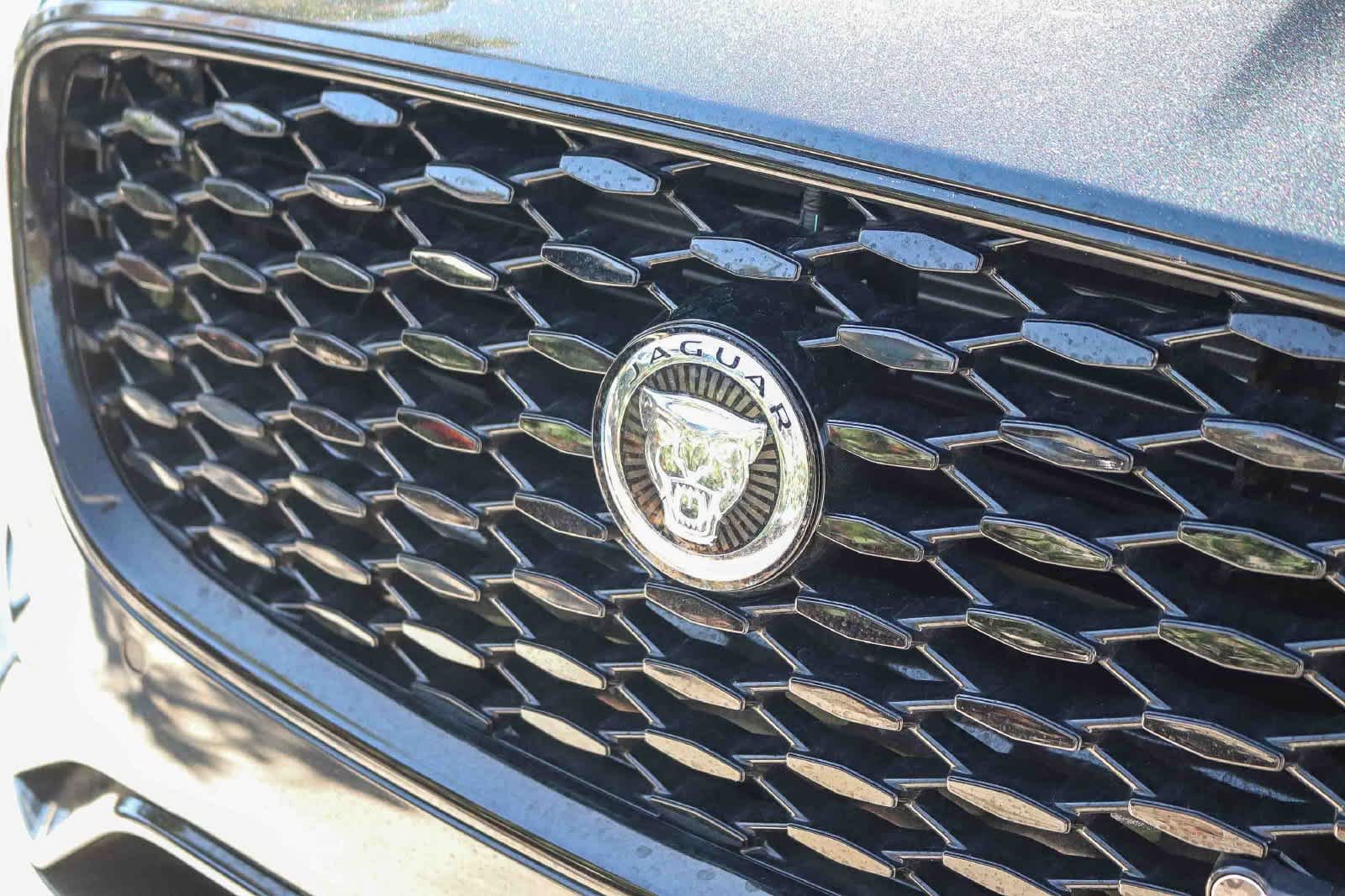 Used 2024 Jaguar XF R-Dynamic SE RWD image 11
