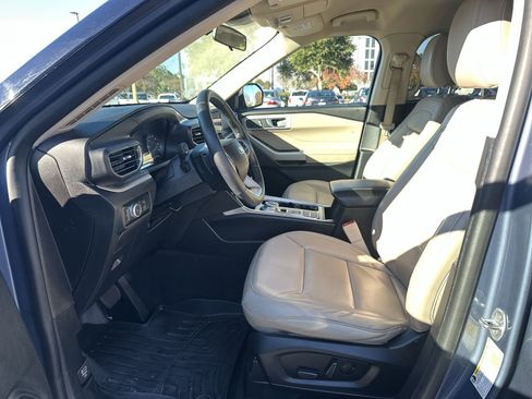 Used 2021 Ford Explorer XLT w/ Equipment Group 202A image 16