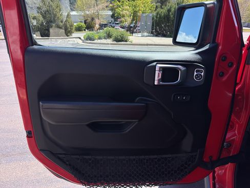 Certified 2020 Jeep Gladiator Rubicon AWD/4WD image 15