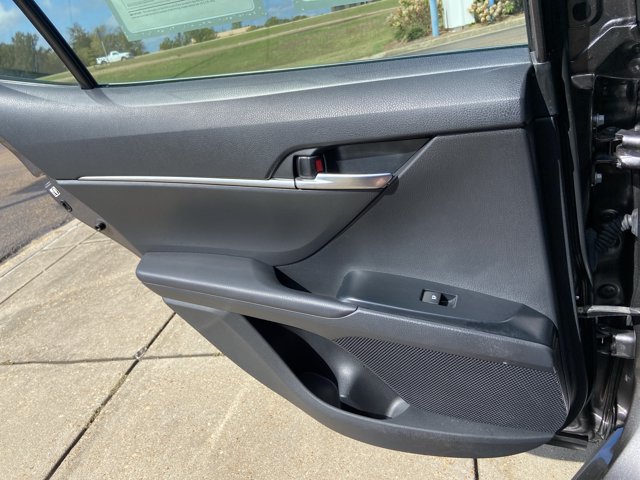 Used 2018 Toyota Camry SE FWD image 44