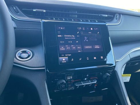 New 2025 Jeep Grand Cherokee Altitude image 21