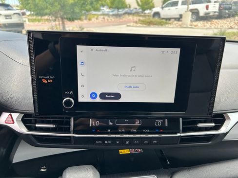 Used 2025 Toyota Sienna LE FWD image 20