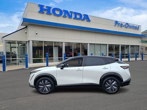 Used 2023 Nissan Ariya AWD image 6
