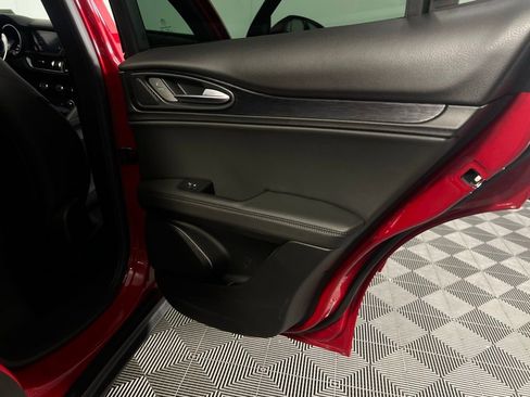 Used 2023 Alfa Romeo Stelvio Sprint image 31