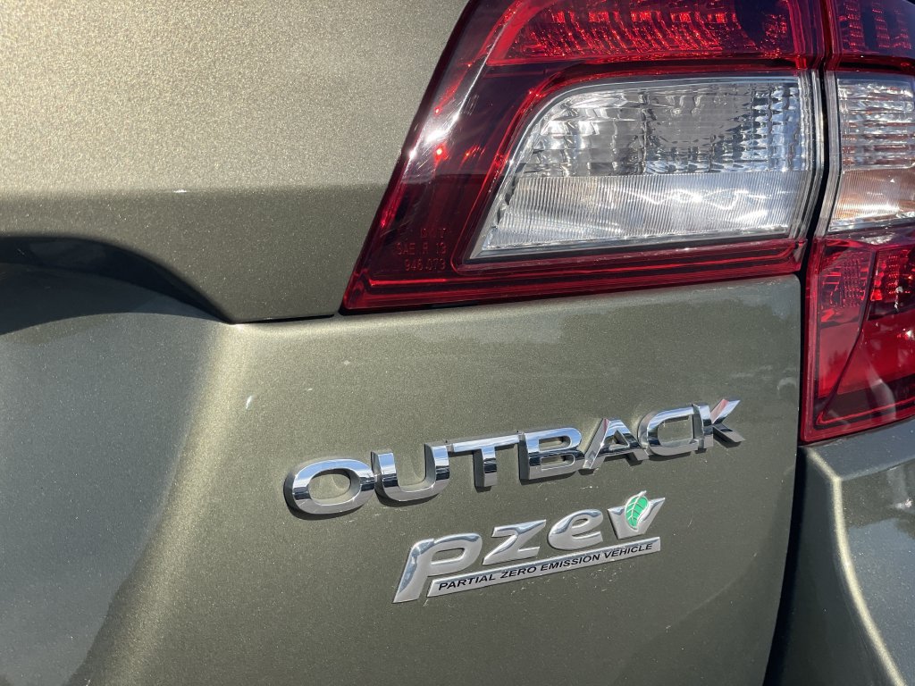 Used 2017 Subaru Outback 2.5i Limited AWD/4WD image 8