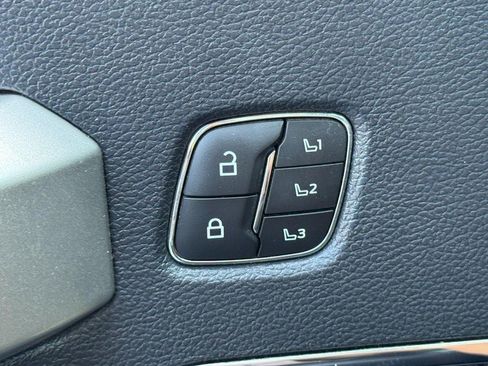 Used 2022 Ford F350 Lariat w/ Lariat Ultimate Package AWD/4WD image 20