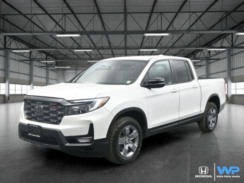 Certified 2025 Honda Ridgeline TrailSport image 1