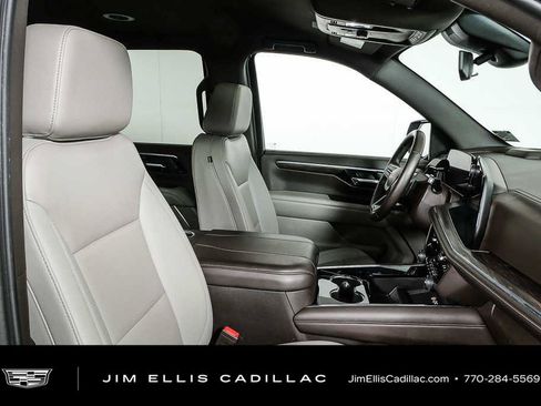 Used 2025 Chevrolet Tahoe LT AWD/4WD image 22