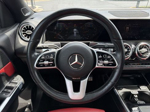 Used 2020 Mercedes-Benz GLB 250 4MATIC image 10