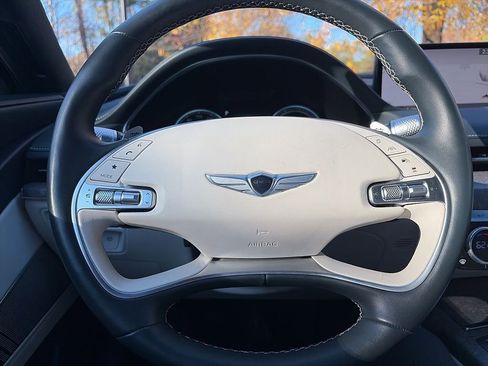 Used 2023 Genesis G80 image 12