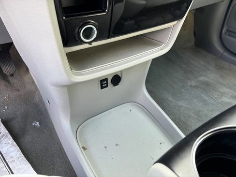 Used 2013 Toyota Sienna LE image 24