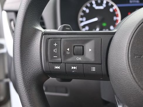 Used 2024 Nissan Rogue S FWD image 29