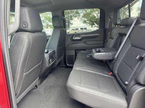 Used 2026 GMC Sierra 1500 SLT AWD/4WD image 8