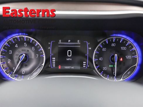 Used 2022 Chrysler Voyager LX image 18