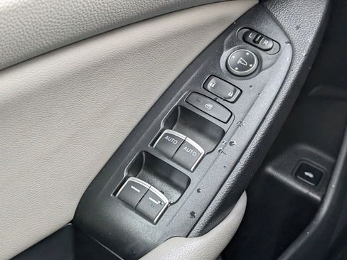 Used 2018 Honda Accord LX image 9