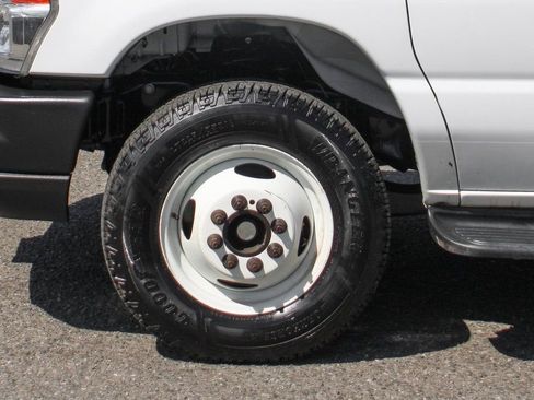 Used 2019 Ford E-350 and Econoline 350 Super Duty image 34