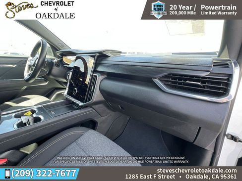 Used 2025 GMC Acadia Elevation image 32