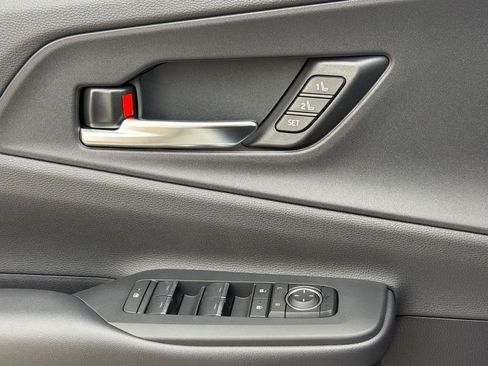 New 2026 Toyota Prius Plug-In Hybrid FWD image 17