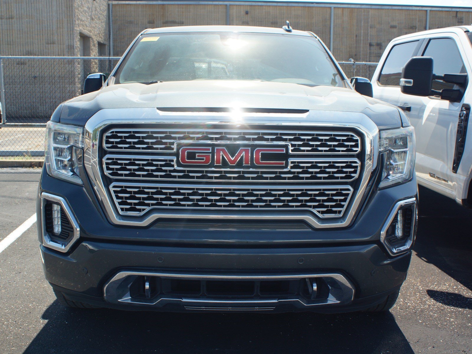 Used 2020 GMC Sierra 1500 Denali w/ Driver Alert Package II AWD/4WD image 2