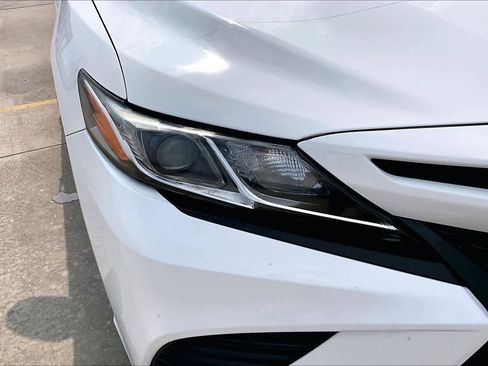 Certified 2020 Toyota Camry SE w/ Convenience Package image 28