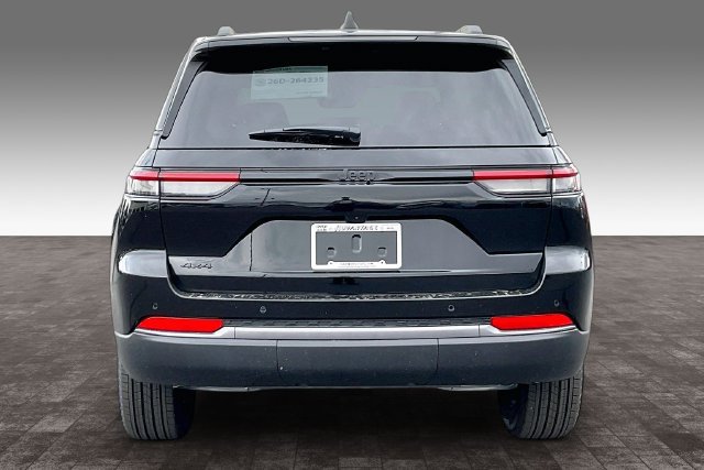 New 2026 Jeep Grand Cherokee 4WD image 4