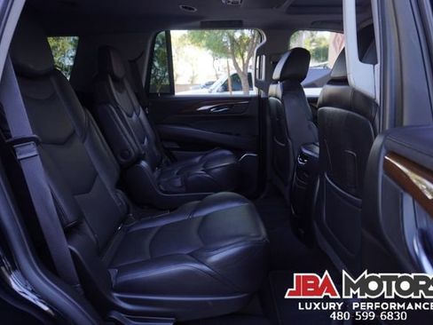 Used 2018 Cadillac Escalade Premium Luxury AWD/4WD image 98