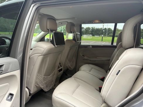 Used 2012 Mercedes-Benz GL 450 4MATIC image 28
