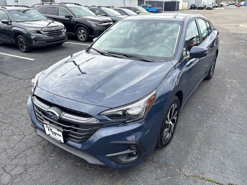 Used 2025 Subaru Legacy Premium AWD/4WD image 5