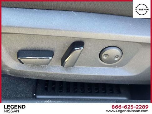 Used 2023 Nissan Rogue SV image 16