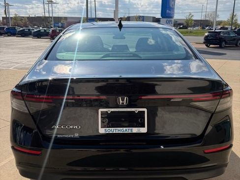 Certified 2023 Honda Accord LX image 4